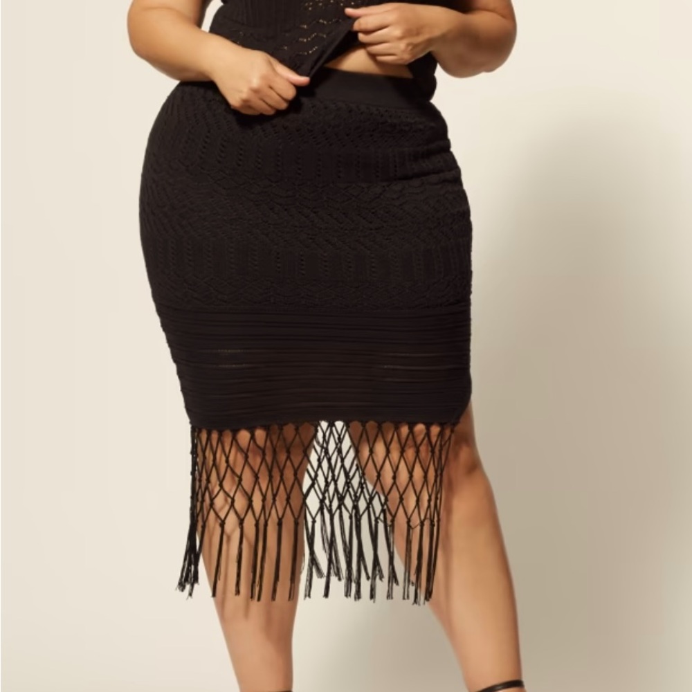 Fashion to figure crochet skirt, white